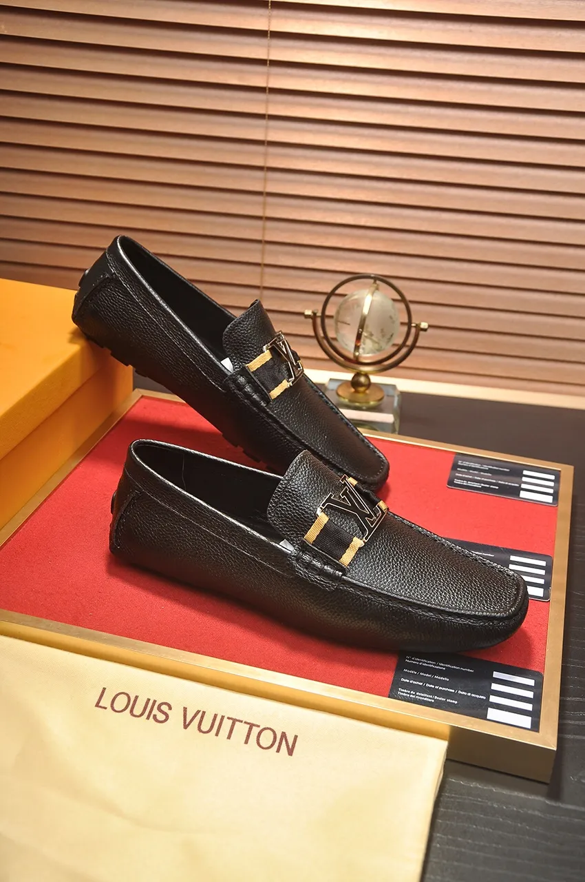 Men's men's shoes 💰420💶 [LV Doudou shoes] (water-dyed cowhide lining) new model is on the market, available on the official website. The new Doudou shoes are processed into single-color materials, and the uppers are made of imported cowhide material. The body of the shoe is fully hemmed with mark thread, and is lined with imported original cowhide leather. The elegant shoe shape is super suitable for all-matching, and the size is 38-44.